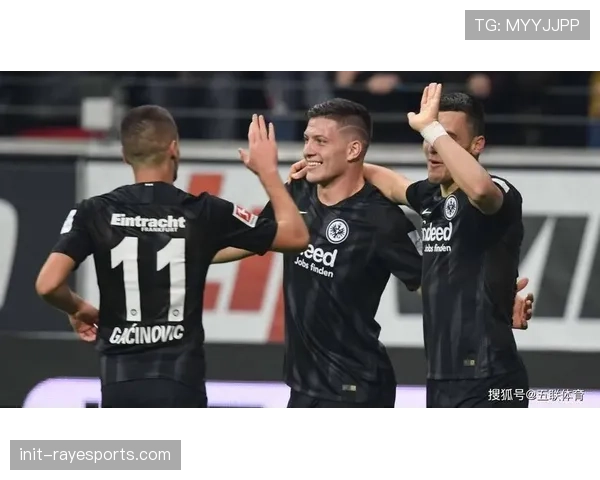 法兰克福主场1-1战平门兴，双方平分秋色