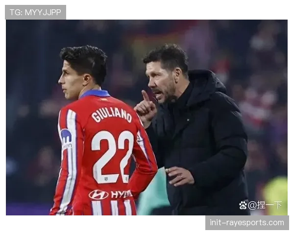 战术板:马竞本场通过严密的中场菱形站位,有效限制了皇马惯用的肋部渗透